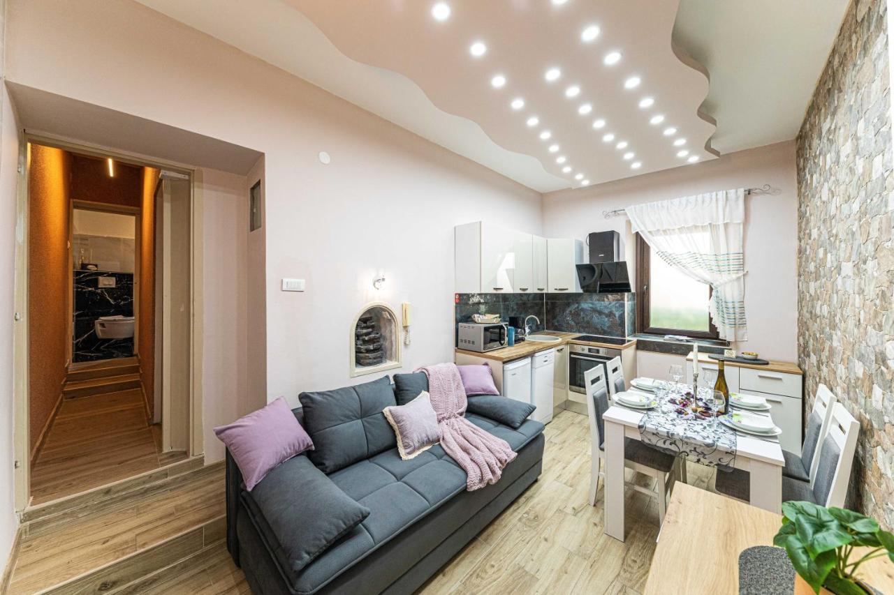 Apartments Keka Kaštela Kültér fotó