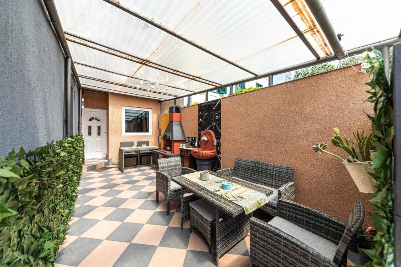 Apartments Keka Kaštela Kültér fotó